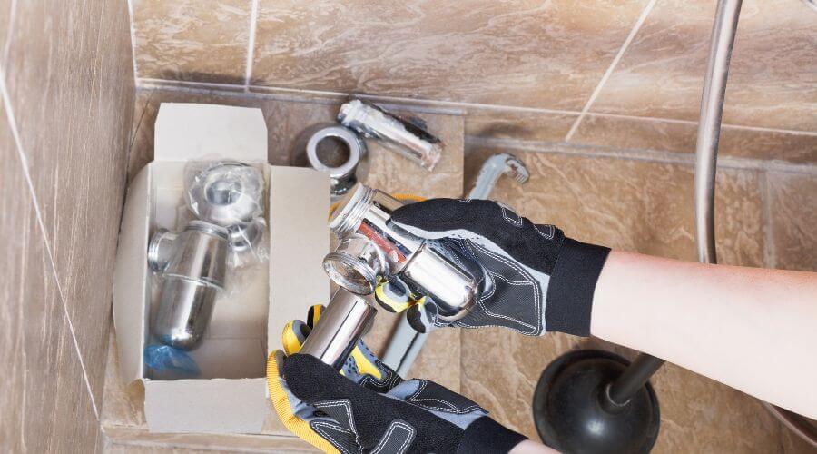 Professional gutter cleaning in Pekin, IN